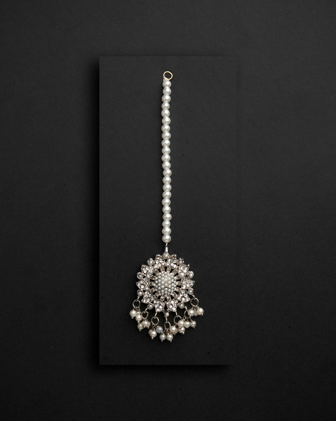 Zeenat Signature Bindiya