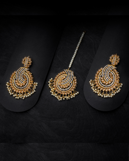 Glimmering Earrings Bindiya