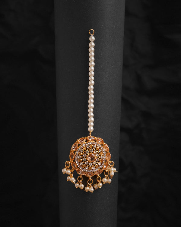 Glamourous Bindiya