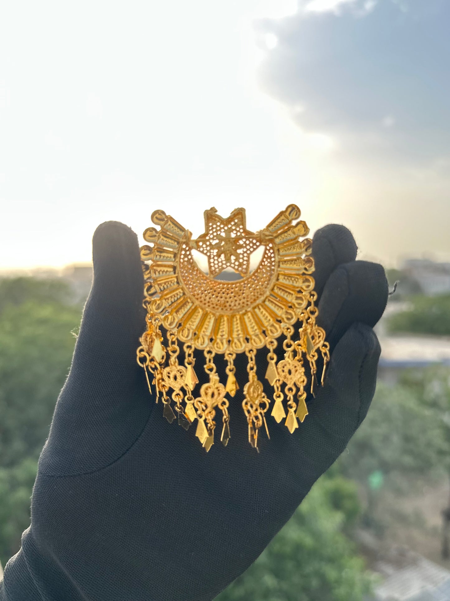 Moon Tasni | Brooch Traditional
