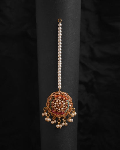 Glamourous Bindiya