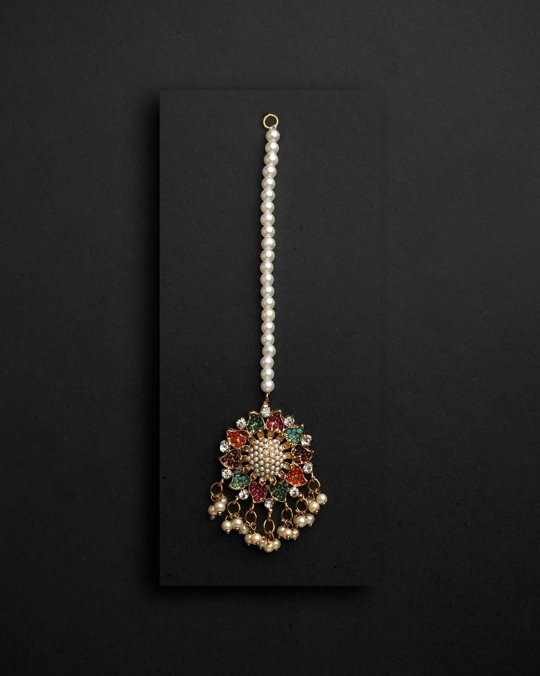 Zeenat Signature Bindiya