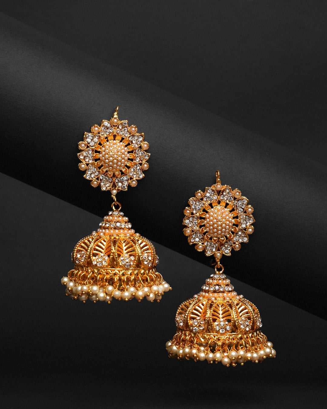 Zeenat Signature Jhumka Bindiya with Sahara