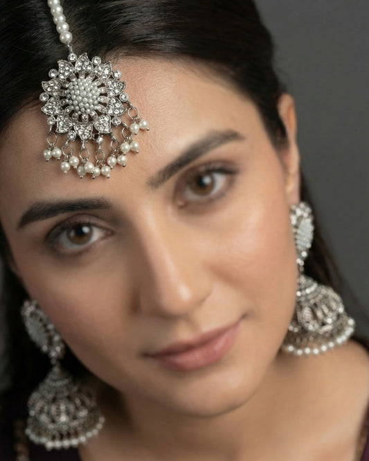 Zeenat Signature Jhumka with Bindiya