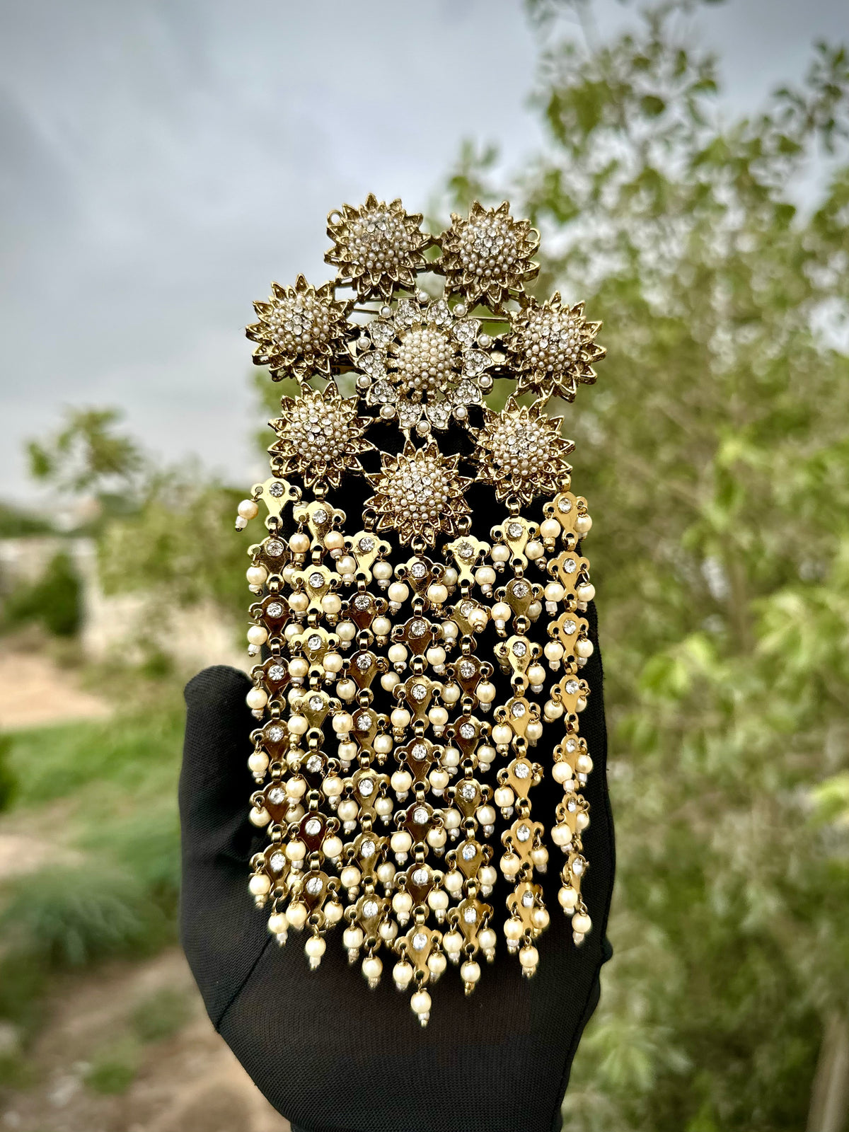 Trendy Shaahi Sees Phool Headpiece