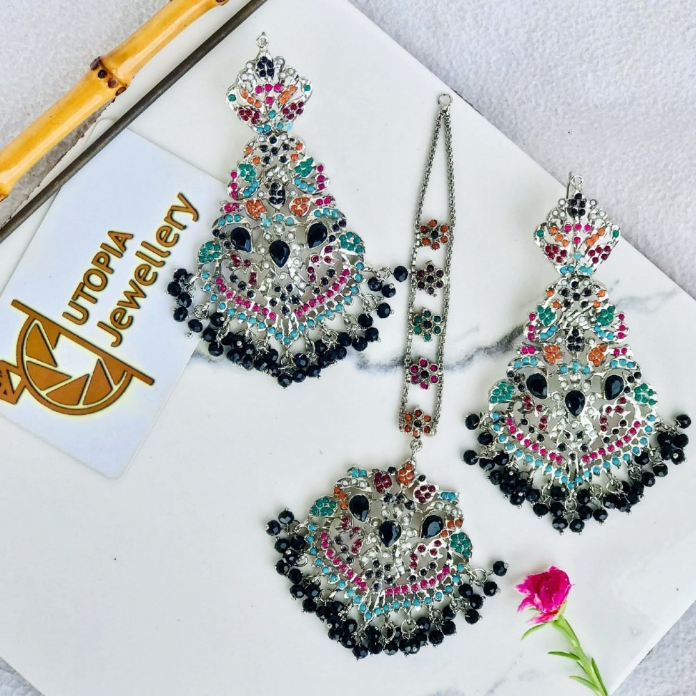 Nauratan Earrings With Mang Tikka