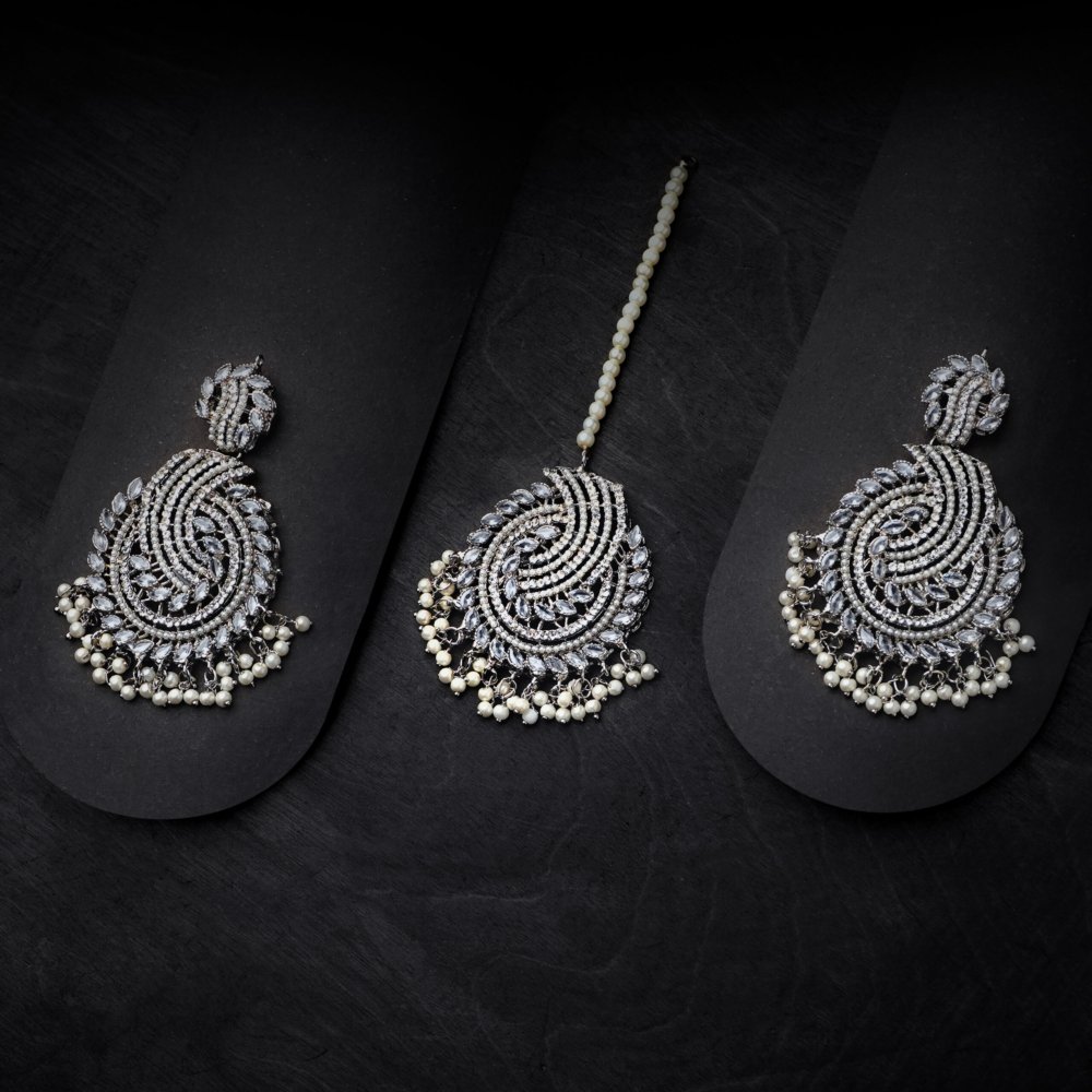 Nauratan Earrings with Bindiya - Image 4